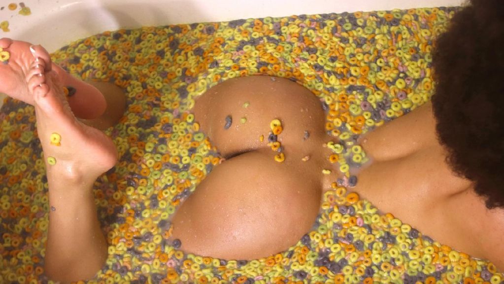 Stormi Maya Nudes Cereal Bath Onlyfans Photos Leaked