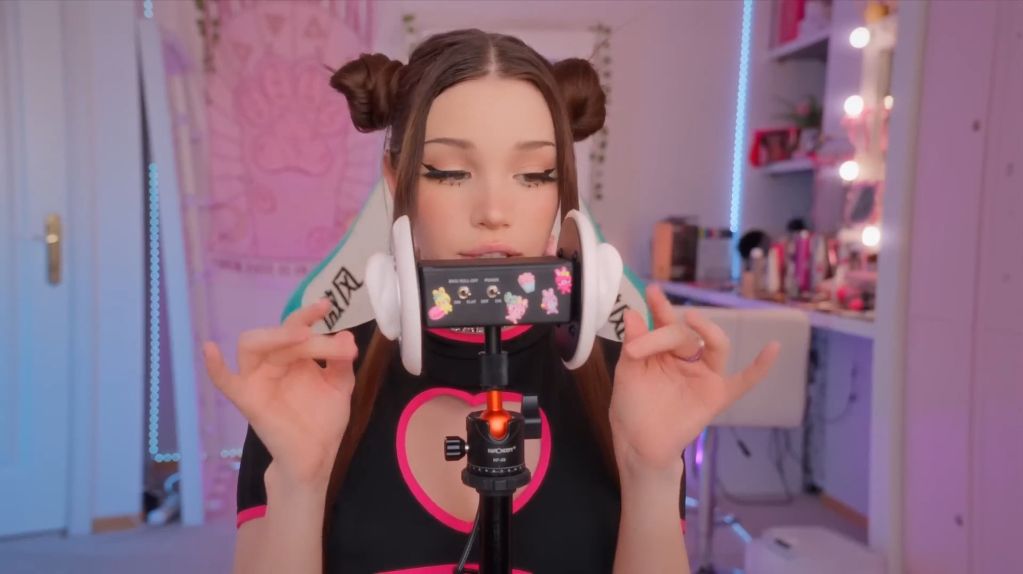 Alice Delish Lusty Licking ASMR In Space Buns Onlyfans Video Leaked
